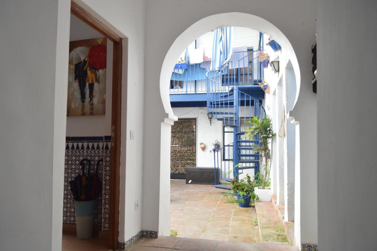 Alcazar Viejo Parking Tourist Cordoue